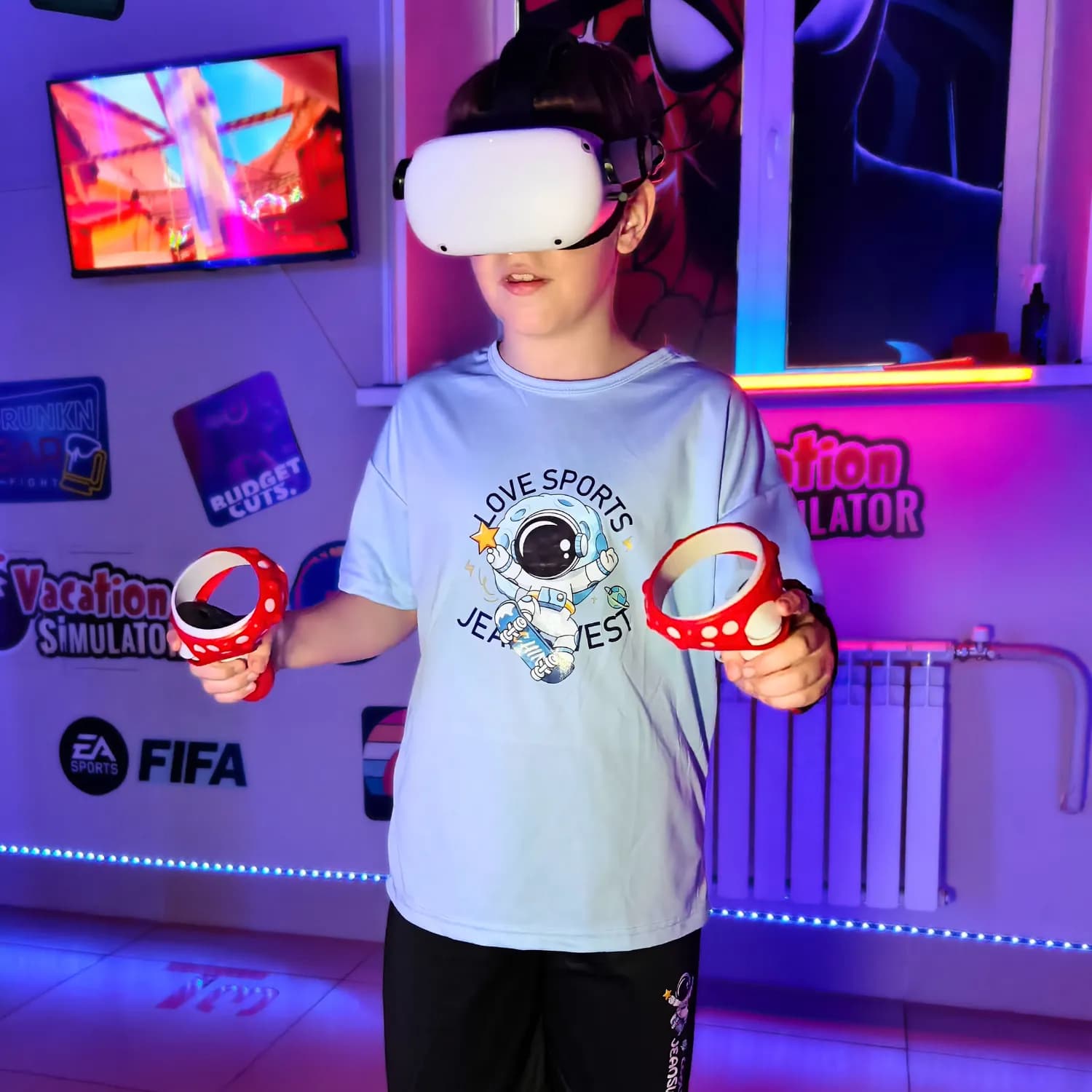 Гости VR-клуба VIRTU в Благовещенске играют в VR #6