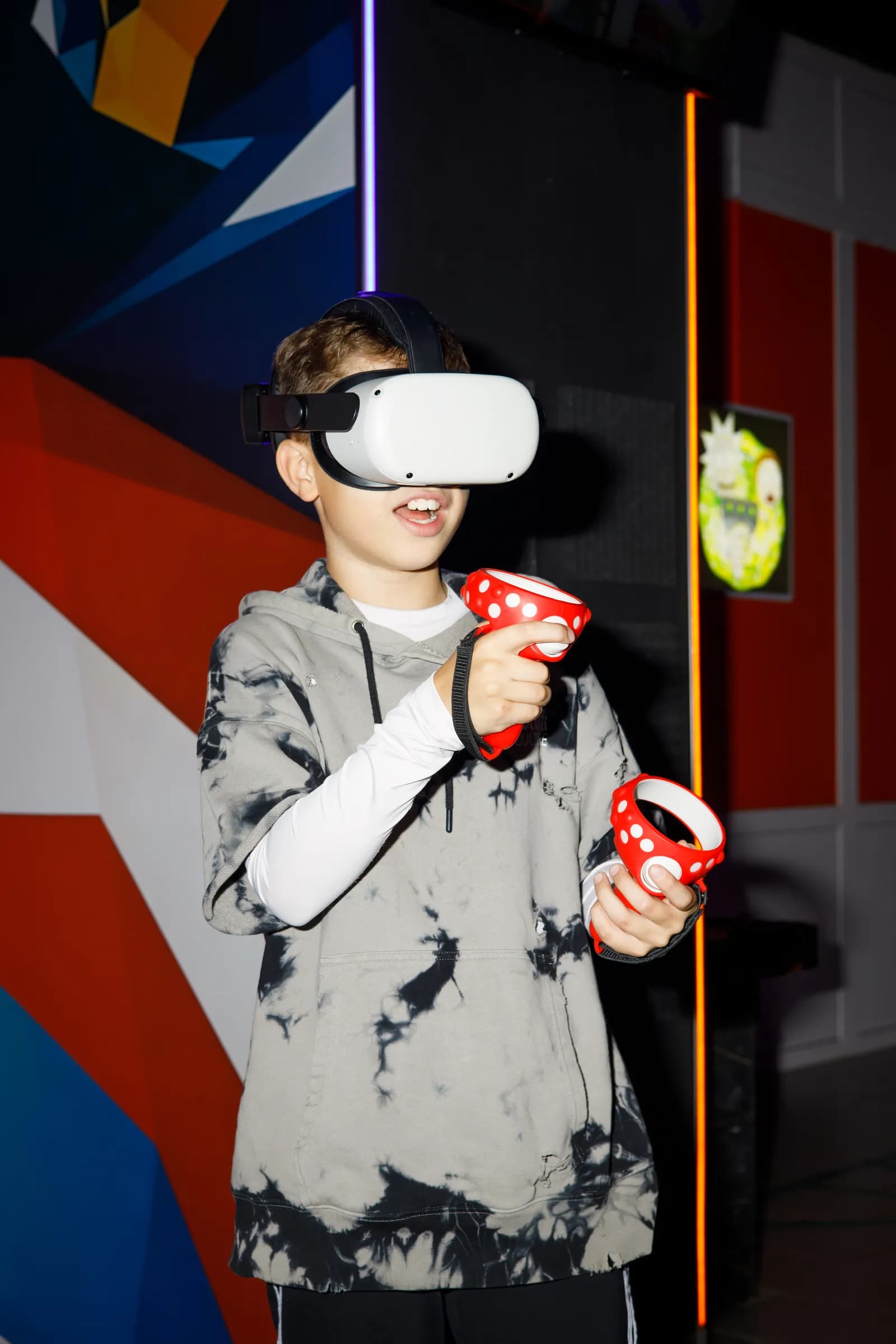 Гость VR-клуба VIRTU в Белогорске играет в VR #4